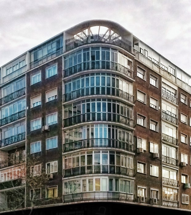fotografia edificio avenida america fachada ventanas hogares arquitectura paisaje urbano siuacionismo psicogeografia antonio beltran